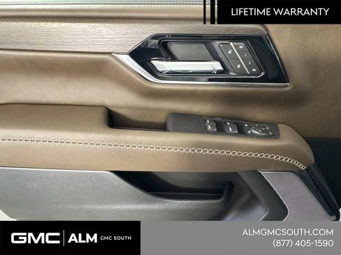 New 2026 GMC Yukon Denali Ultimate w/ LPO, Floor Liner Package AWD/4WD image 12