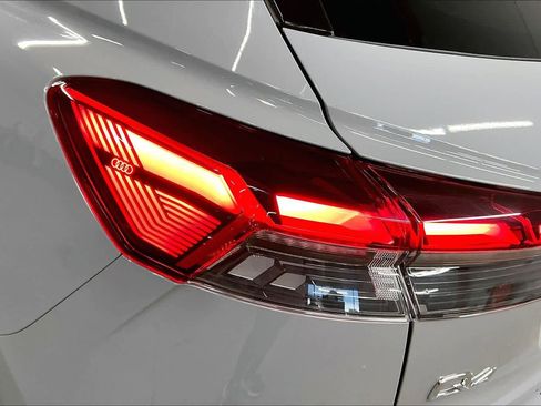 Used 2023 Audi Q4 e-tron Prestige image 31