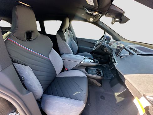 New 2026 BMW iX xDrive45 w/ M Sport Package image 22