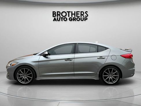 Used 2017 Hyundai Elantra Sport w/ Sport Premium Package 06 FWD image 8
