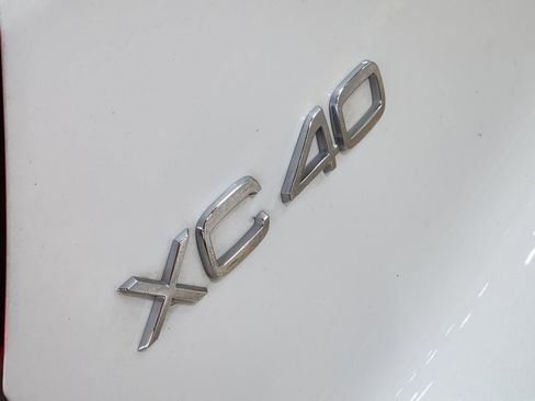 Used 2021 Volvo XC40 T4 R-Design w/ Advanced Package image 25