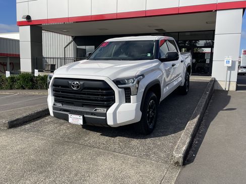 Used 2023 Toyota Tundra SR5 w/ SR5 Convenience Package AWD/4WD image 3