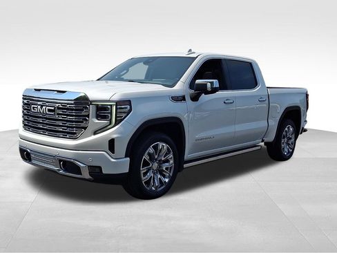 Used 2023 GMC Sierra 1500 Denali w/ Denali Reserve Package AWD/4WD image 3