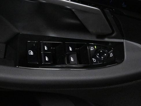 Used 2026 BMW 530i xDrive w/ Premium Package image 31