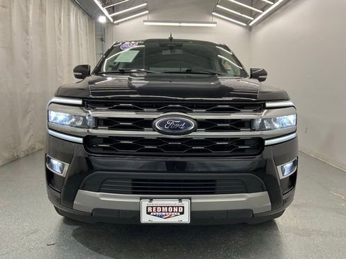 Used 2024 Ford Expedition Limited AWD/4WD image 3