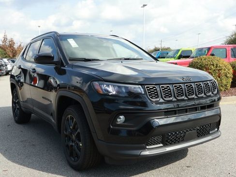 New 2026 Jeep Compass Latitude image 3