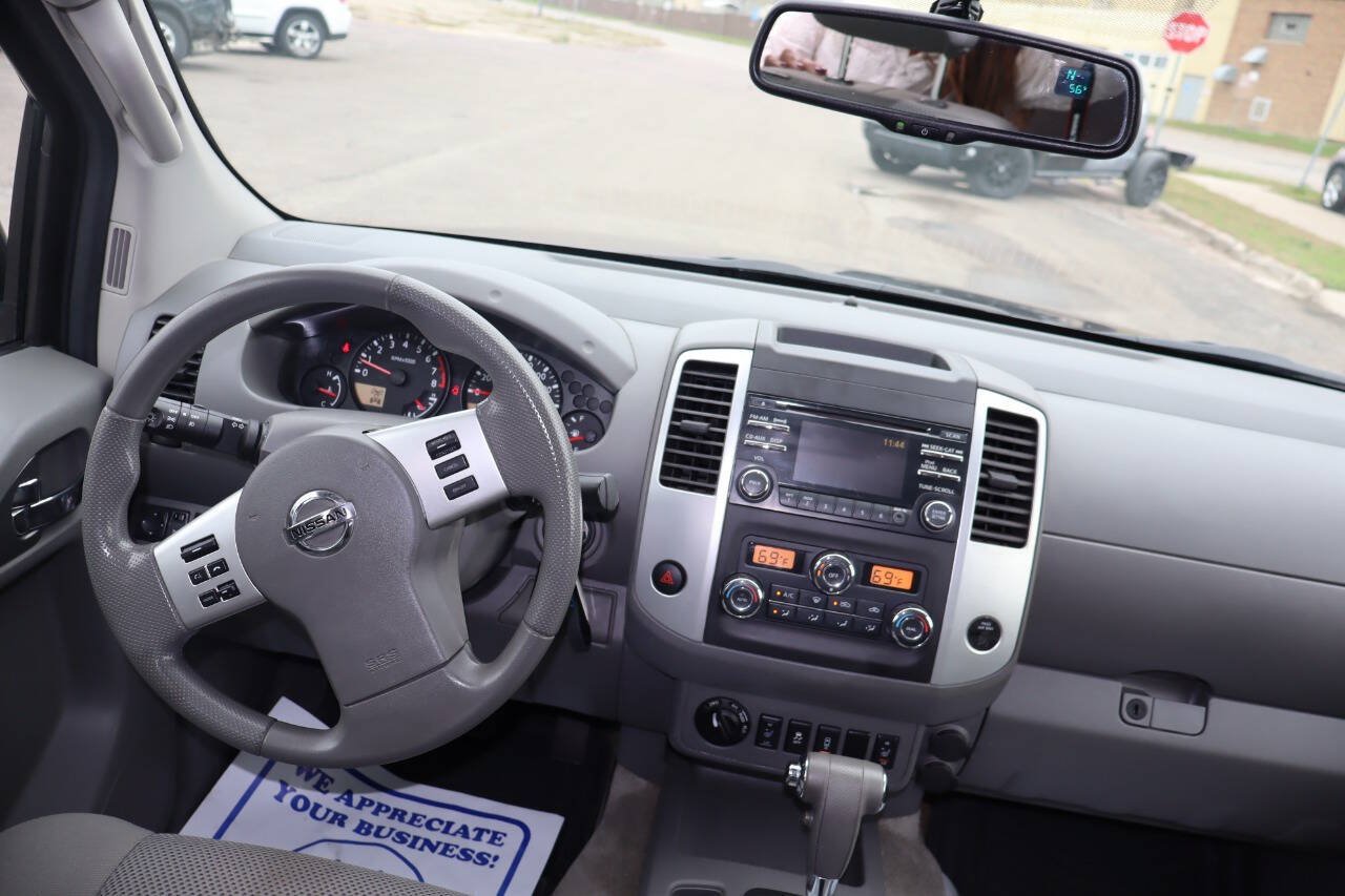 Used 2014 Nissan Frontier SV w/ SV Value Truck Package AWD/4WD image 10