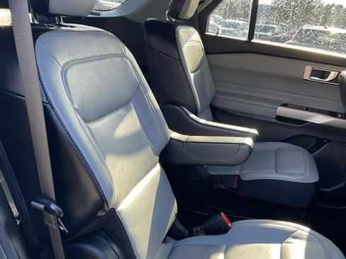 Used 2021 Ford Explorer XLT w/ Equipment Group 202A AWD/4WD image 52