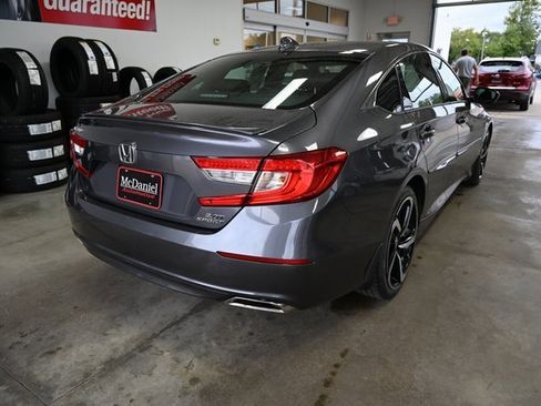 Used 2018 Honda Accord Sport image 5