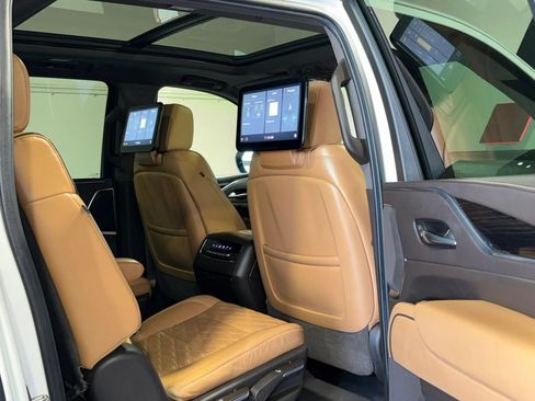 Used 2021 Cadillac Escalade ESV Sport w/ Driver Assist Tech Package AWD/4WD image 32