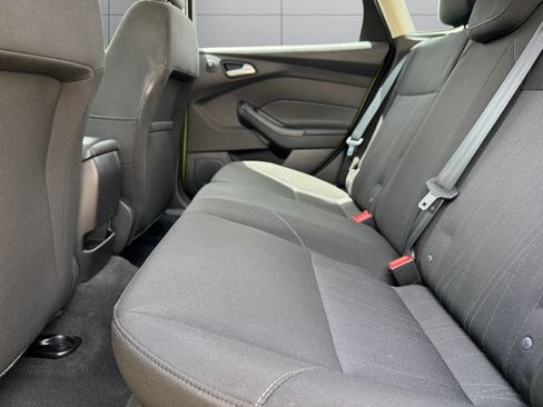 Used 2018 Ford Focus SEL w/ Cold Weather Package FWD image 11