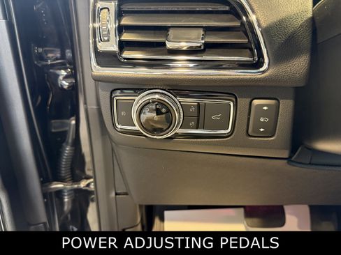 Used 2021 Lincoln Navigator Reserve image 15