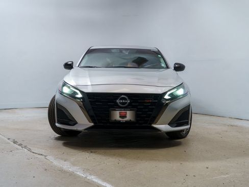 Used 2024 Nissan Altima 2.5 SR w/ SR Premium Package AWD/4WD image 10