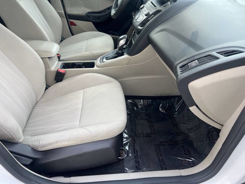 Used 2017 Ford Focus SE image 10