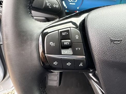 Certified 2025 Ford Escape Platinum AWD/4WD image 24