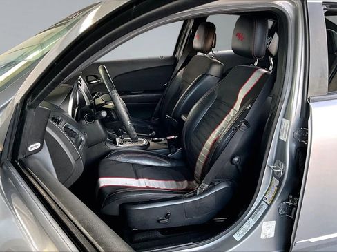 Used 2013 Dodge Avenger R/T image 17