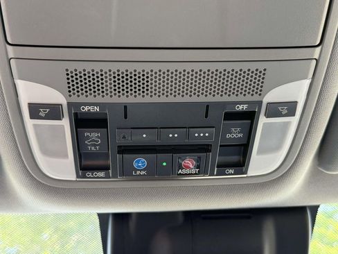 Used 2017 Acura MDX SH-AWD w/ Technology Package image 25