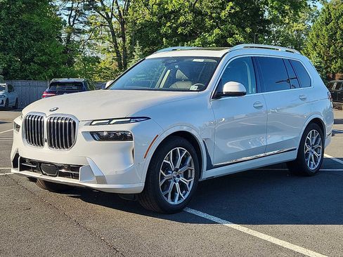 Certified 2024 BMW X7 xDrive40i AWD/4WD image 3