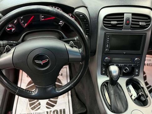 Used 2006 Chevrolet Corvette Coupe w/ Preferred Equipment Group RWD image 13