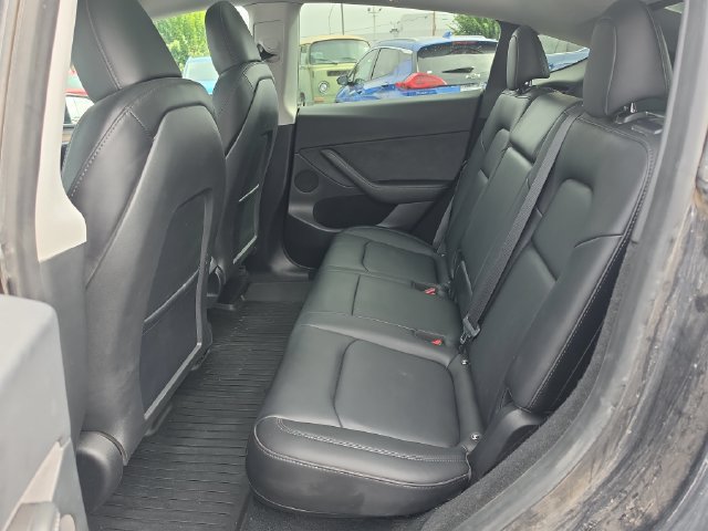 Used 2024 Tesla Model Y Long Range AWD/4WD image 3