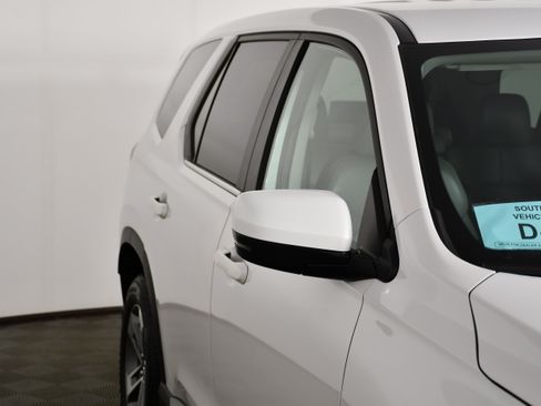 Used 2025 Honda Pilot EX-L image 14