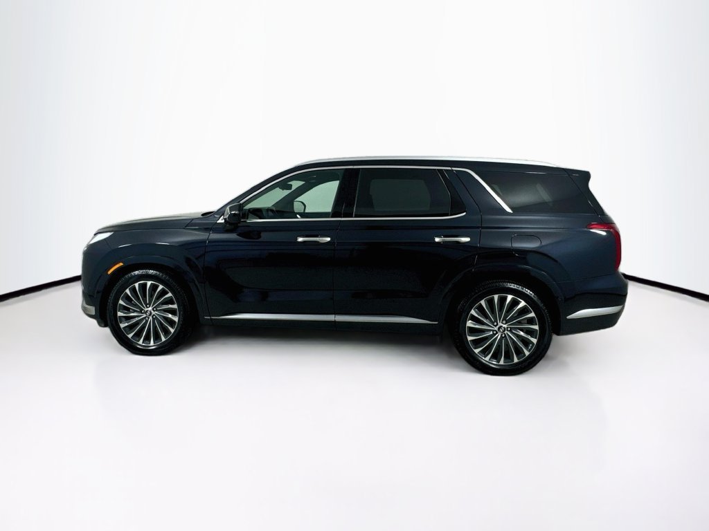 Used 2023 Hyundai Palisade Calligraphy w/ Cargo Package FWD image 4