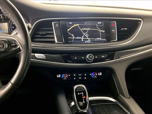 Used 2018 Buick Enclave Essence image 7
