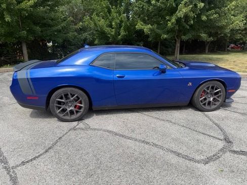 Used 2018 Dodge Challenger R/T Scat Pack w/ Leather Interior Group RWD image 3