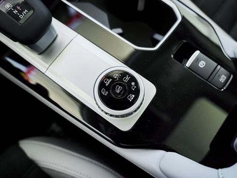 New 2026 Mitsubishi Outlander SE image 46