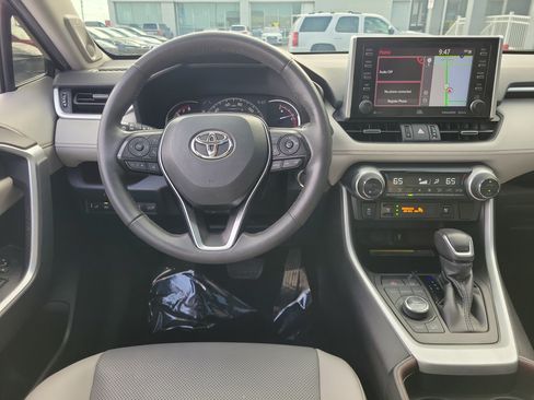 Used 2021 Toyota RAV4 Limited AWD/4WD image 10