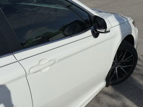 Used 2022 Toyota Camry SE image 10