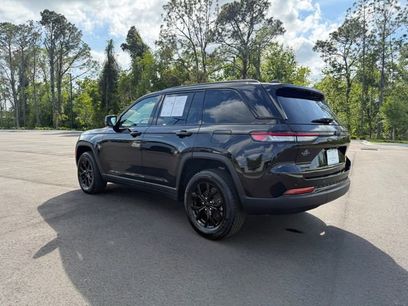 Used 2025 Jeep Grand Cherokee Altitude
