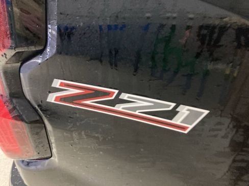 Used 2024 Chevrolet Colorado Z71 w/ Z71 Convenience Package 2 AWD/4WD image 9