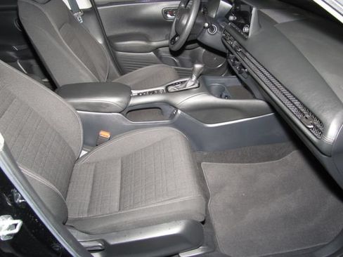 Certified 2024 Honda HR-V LX image 18