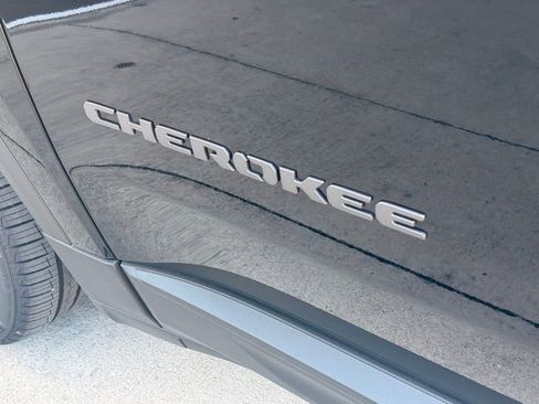 New 2026 Jeep Cherokee Overland w/ Advanced Pro Tech Group AWD/4WD image 31