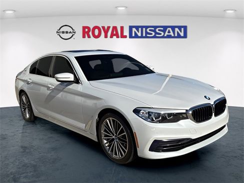 Used 2019 BMW 530e w/ Premium Package image 1