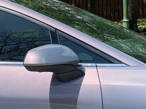 Used 2025 Chevrolet Equinox EV LT image 11