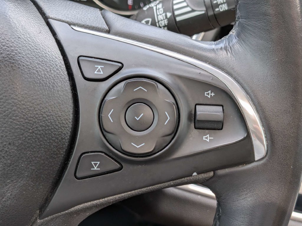 Used 2019 Buick Enclave Avenir w/ Avenir Technology Package FWD image 25