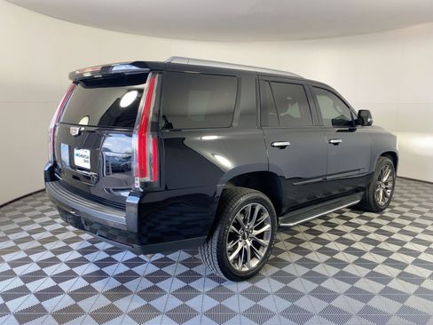Used 2020 Cadillac Escalade Luxury image 7
