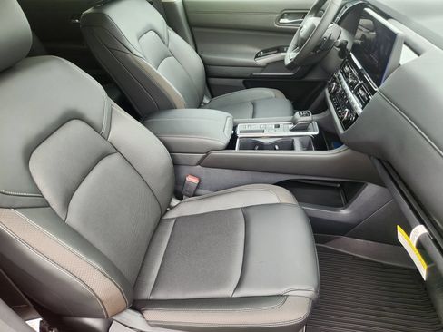 New 2026 Nissan Pathfinder SL FWD image 13
