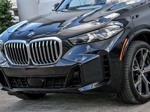 Used 2024 BMW X5 xDrive40i w/ M Sport Package AWD/4WD image 6
