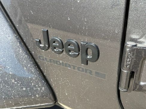 New 2025 Jeep Gladiator Sport image 12