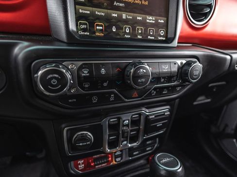 Used 2020 Jeep Gladiator Rubicon image 18