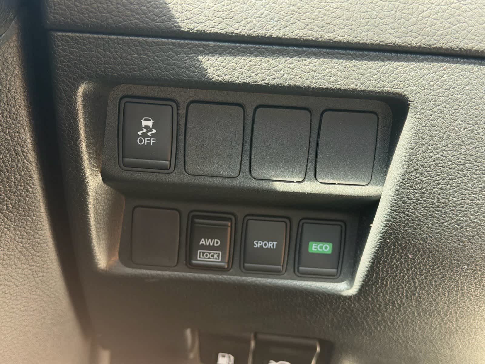 Used 2017 Nissan Rogue S AWD/4WD image 17