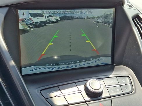 Used 2019 Ford Escape SE FWD image 3