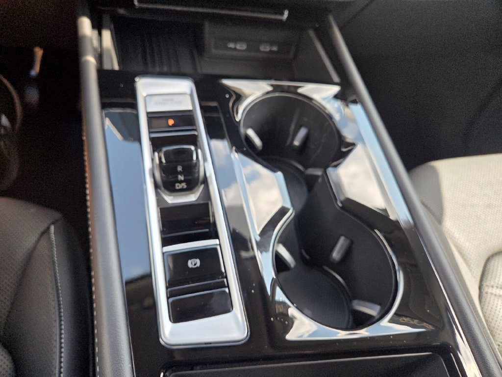 Used 2026 Volkswagen Atlas SE FWD image 18