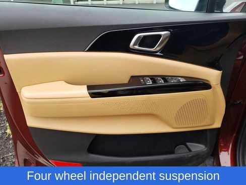 Used 2024 Kia Carnival EX image 18