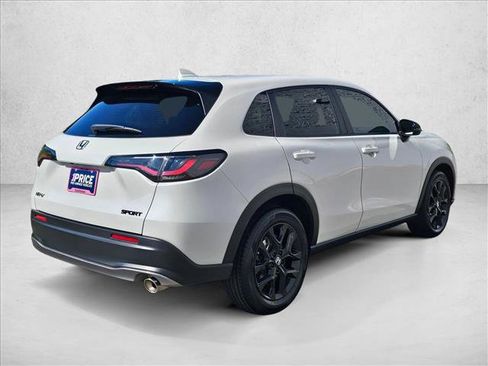 Used 2025 Honda HR-V Sport image 4