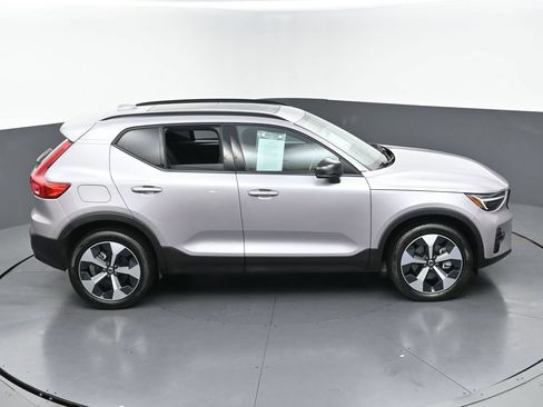 Used 2026 Volvo XC40 B5 Plus AWD/4WD image 39