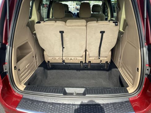 Used 2015 Dodge Grand Caravan American Value Package w/ UConnect Hands-Free Group FWD image 19